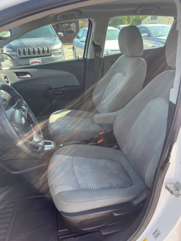 2014 Chevrolet Sonic Image 5