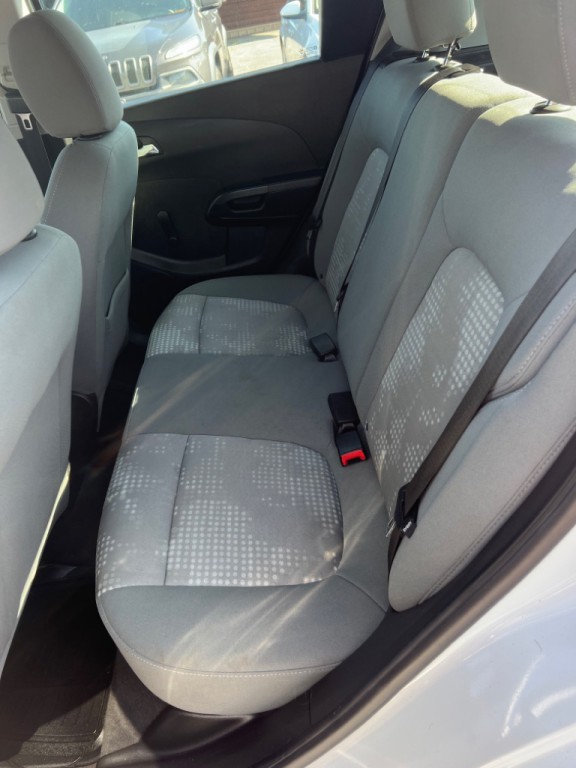 2014 Chevrolet Sonic Image 7