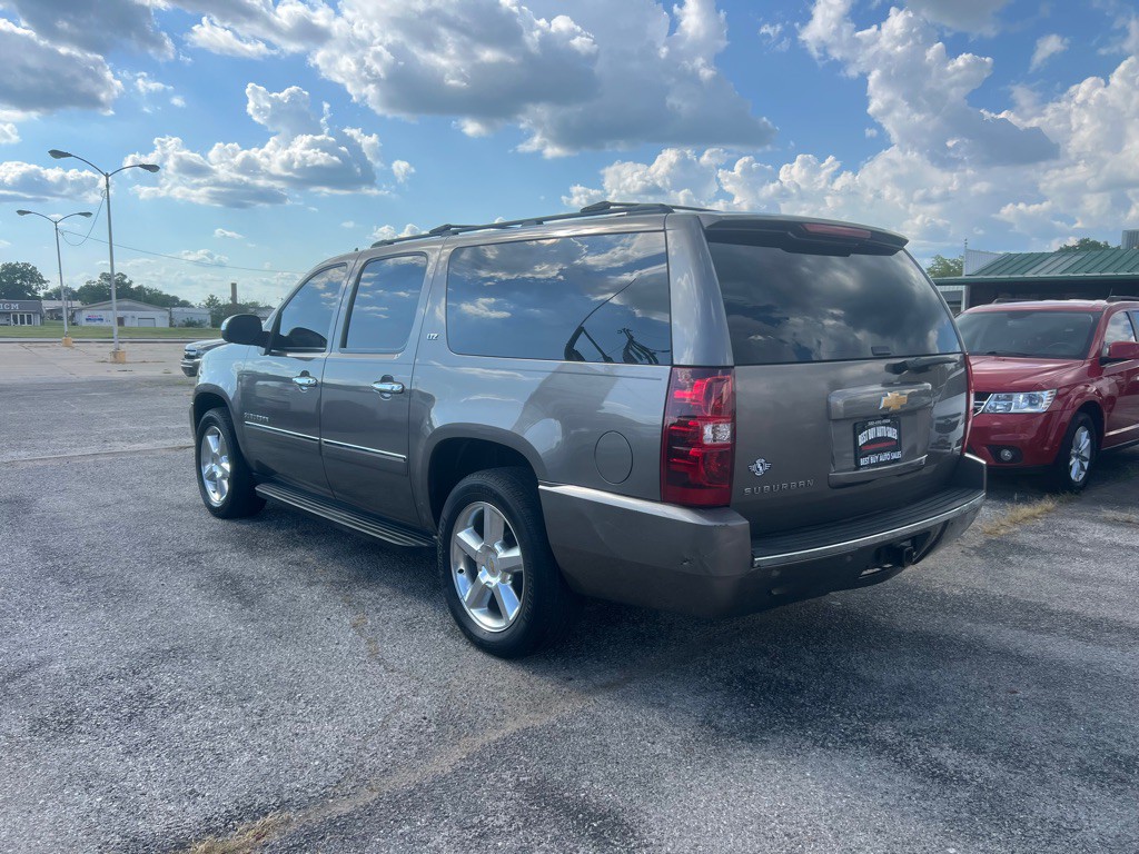 2012 Chevrolet Suburban Image 10