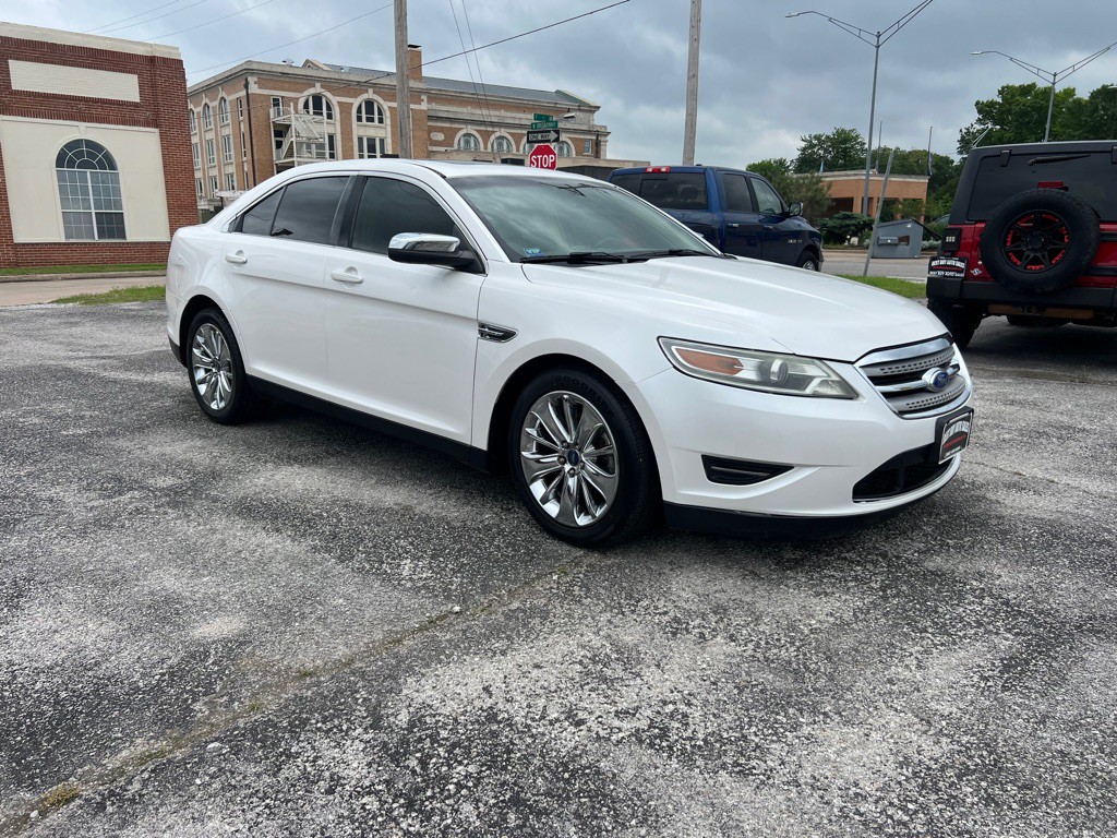 2012 Ford Taurus Image 2