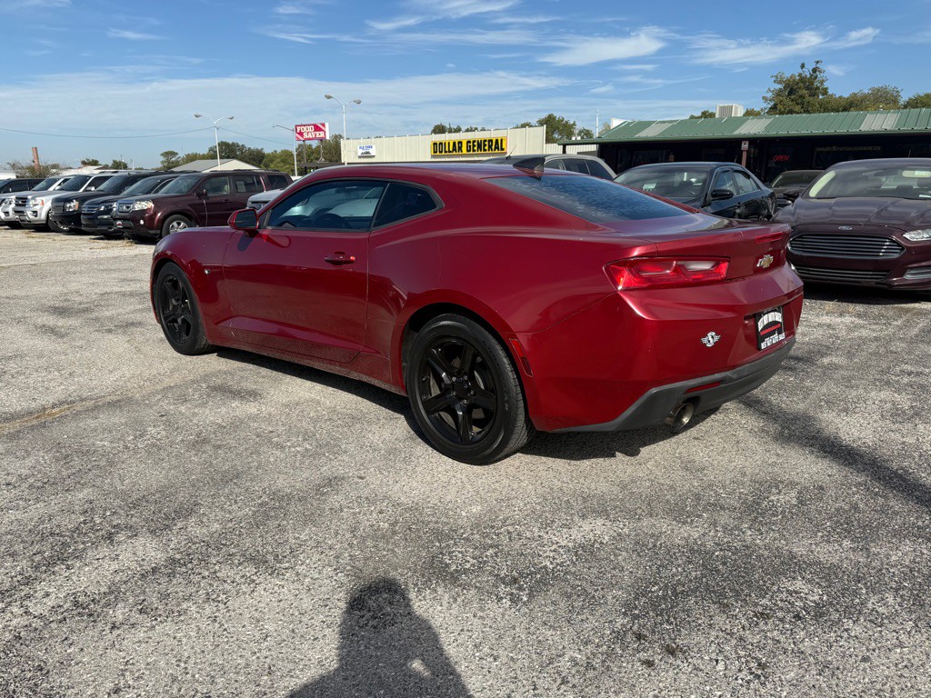 2016 Chevrolet Camaro Image 2