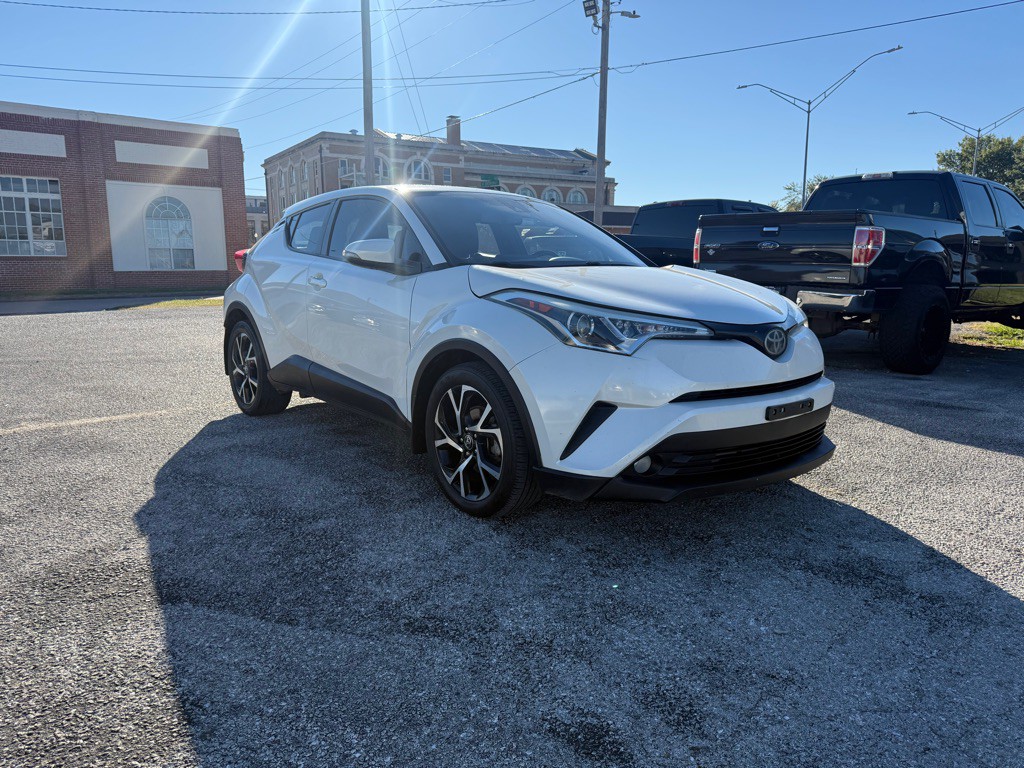 2018 Toyota C-HR Image 2