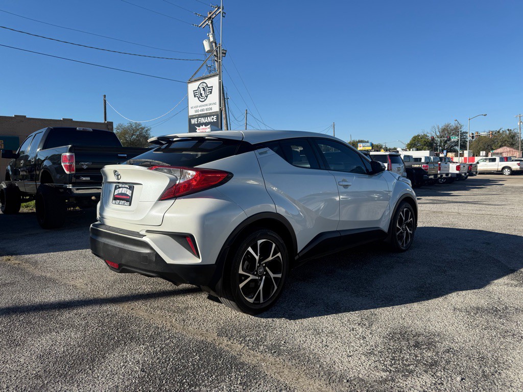 2018 Toyota C-HR Image 3