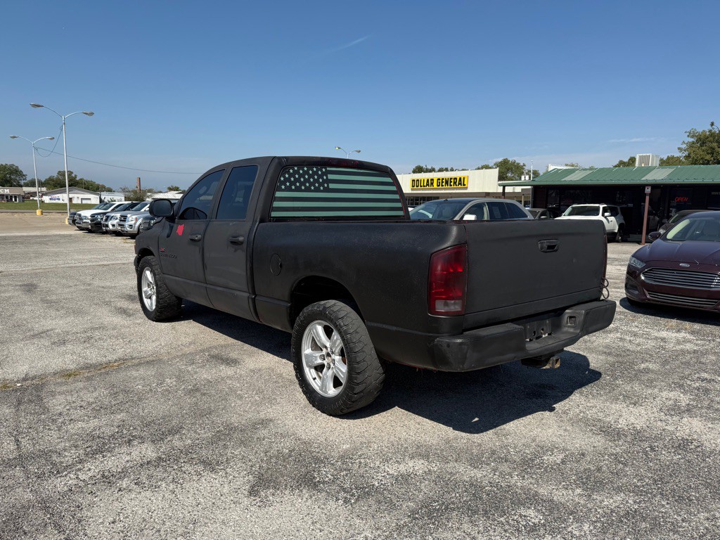 2004 Dodge Ram 1500 Image 2