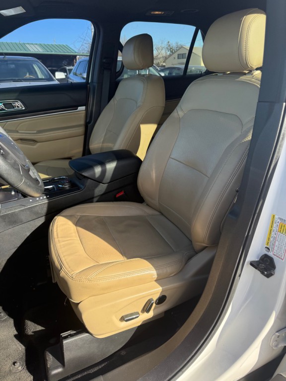 2016 Ford Explorer Image 5