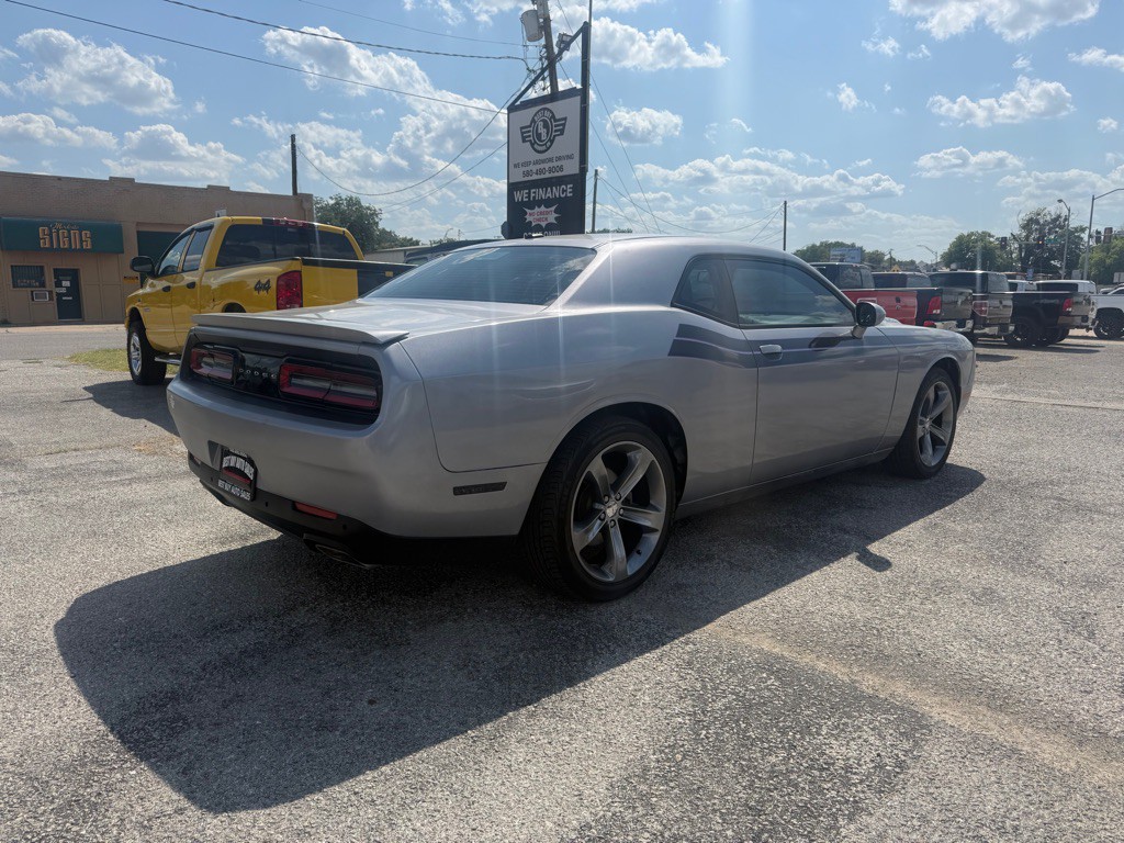 2015 Dodge Challenger Image 3