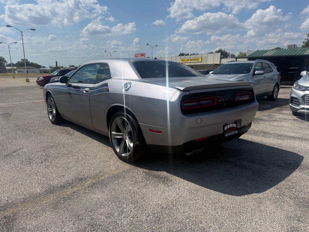 2015 Dodge Challenger Image 8