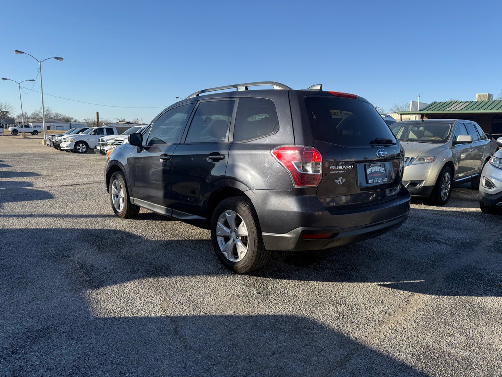 2016 Subaru Forester Image 4