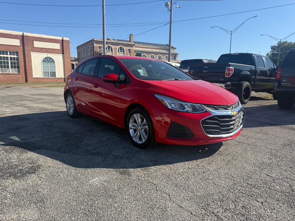 2019 Chevrolet Cruze Image 2