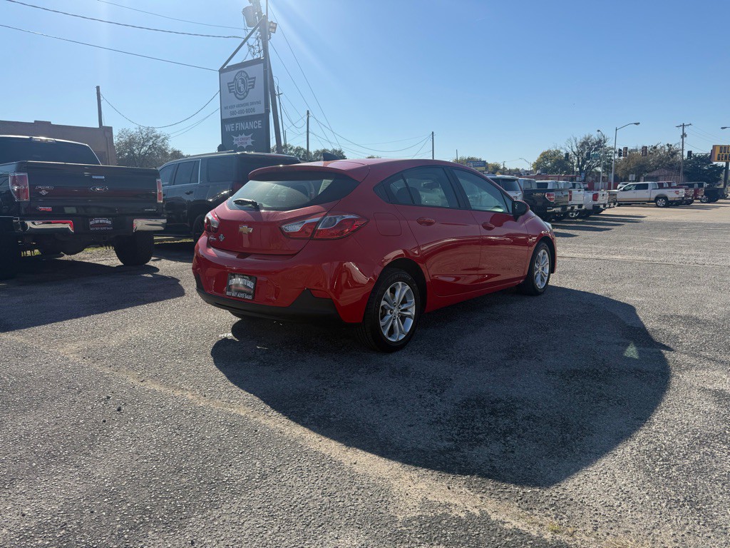 2019 Chevrolet Cruze Image 3