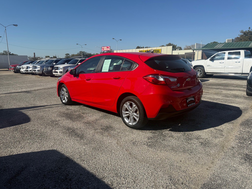 2019 Chevrolet Cruze Image 4