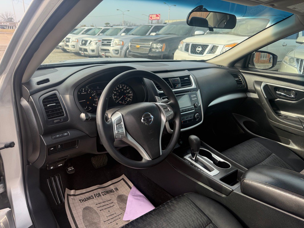 2017 Nissan Altima Image 6
