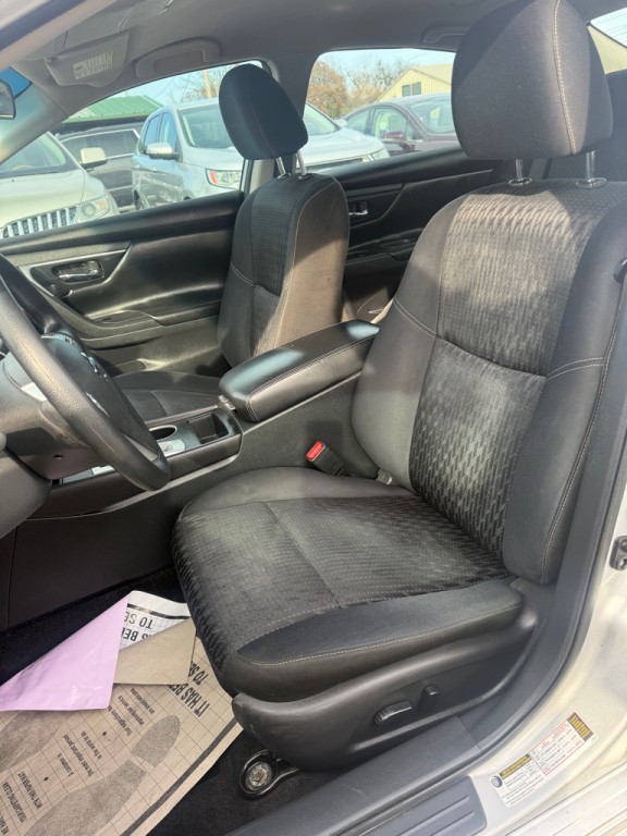 2017 Nissan Altima Image 7