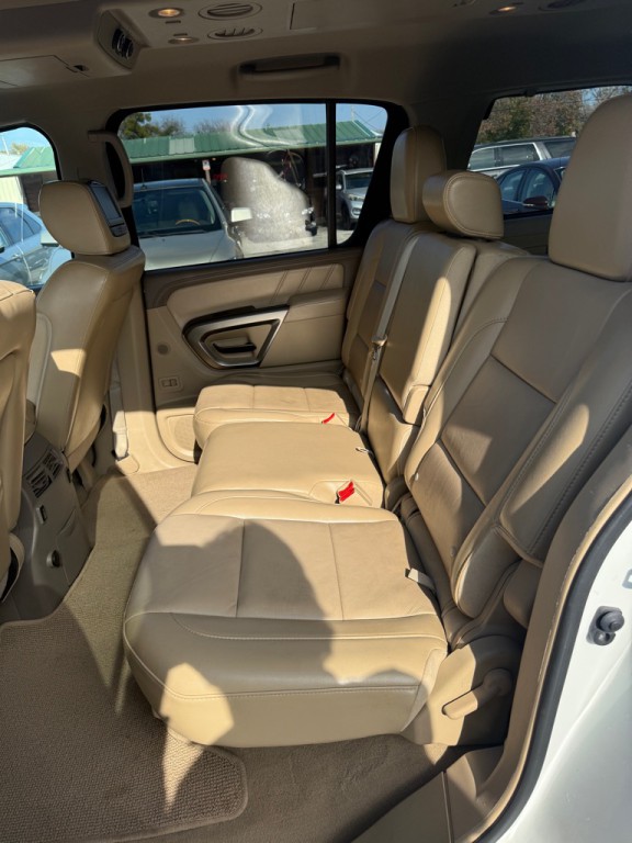 2015 Nissan Armada Image 2