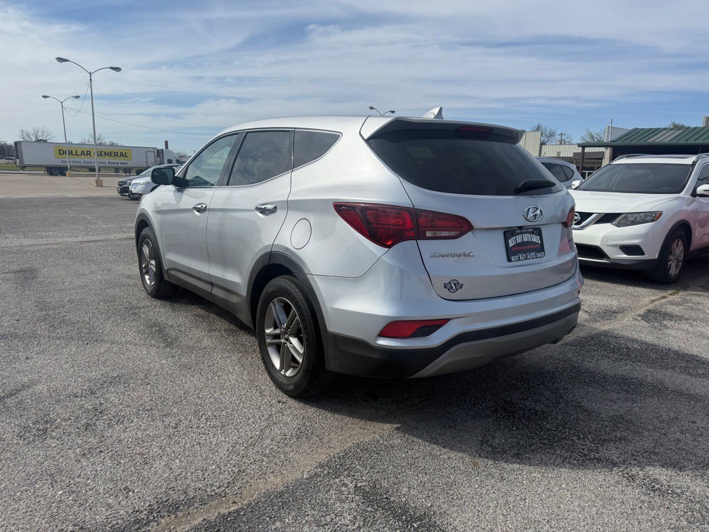 2017 Hyundai Santa Fe Sport Image 2