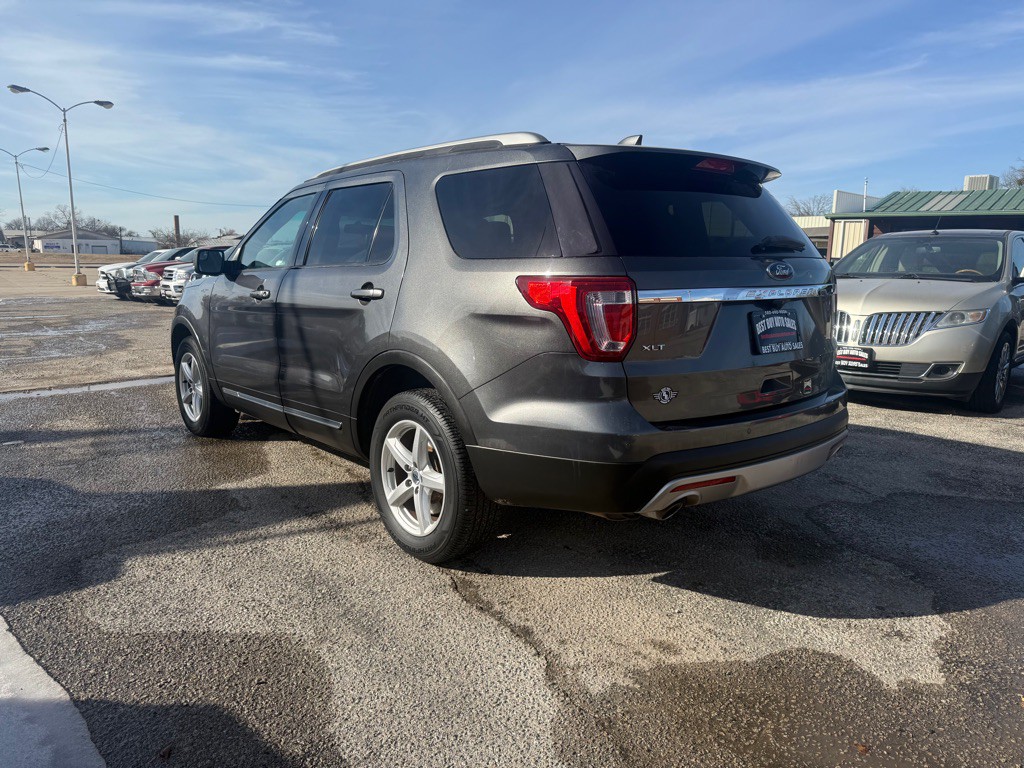 2016 Ford Explorer Image 2