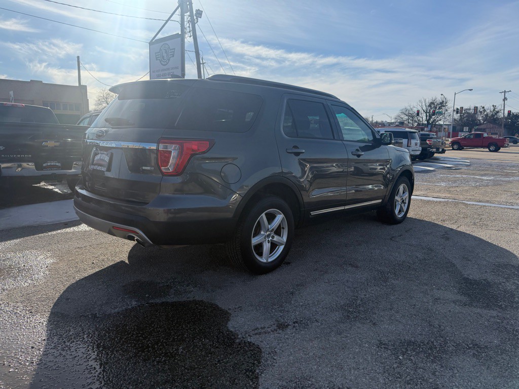 2016 Ford Explorer Image 3