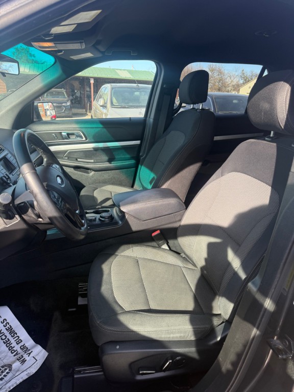 2016 Ford Explorer Image 5