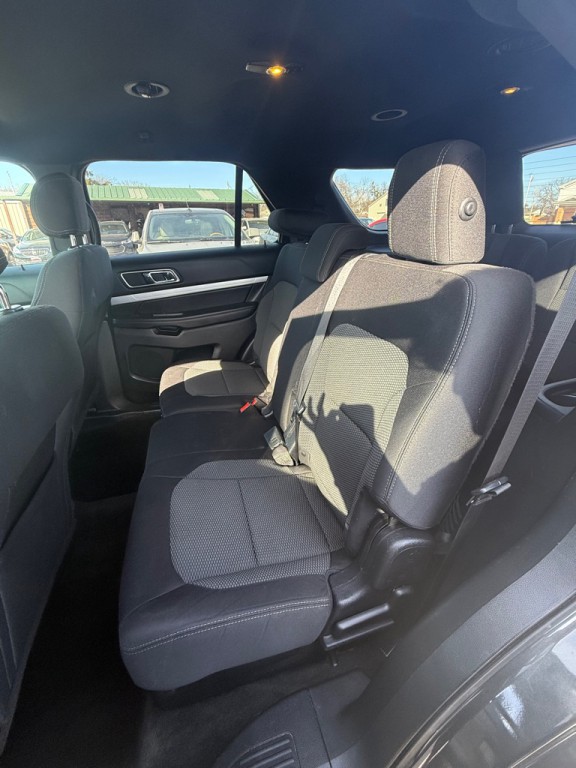 2016 Ford Explorer Image 8