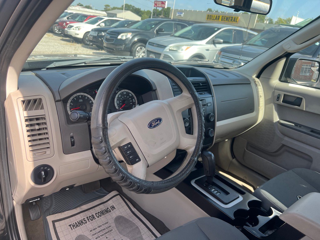 2010 Ford Escape Image 6