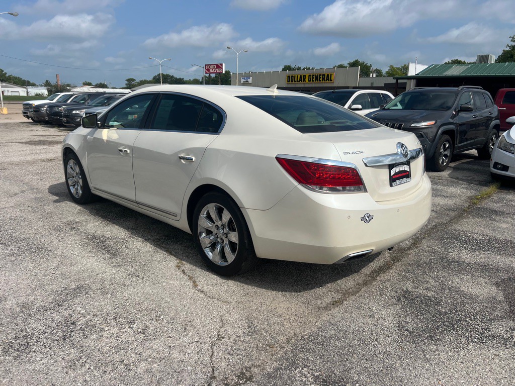 2010 Buick Lacrosse Image 2