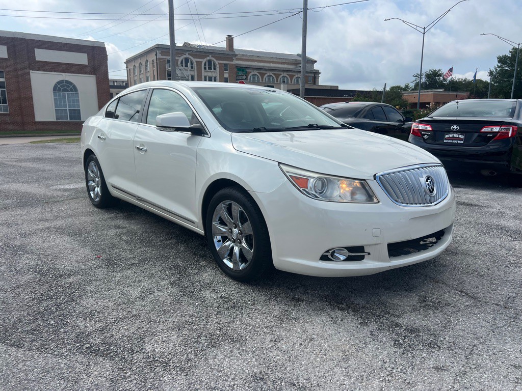 2010 Buick Lacrosse Image 4