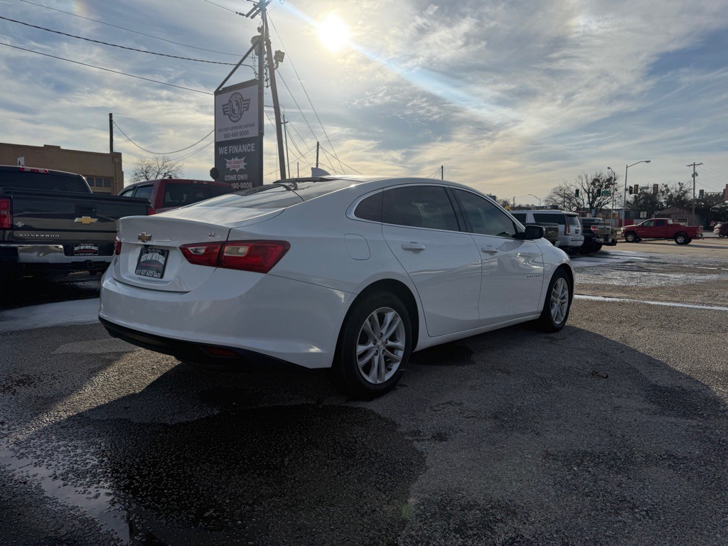 2018 Chevrolet Malibu Image 4