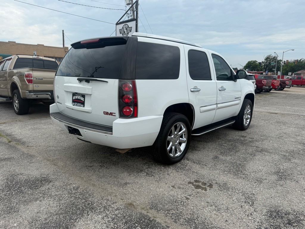 2008 GMC Yukon Image 3