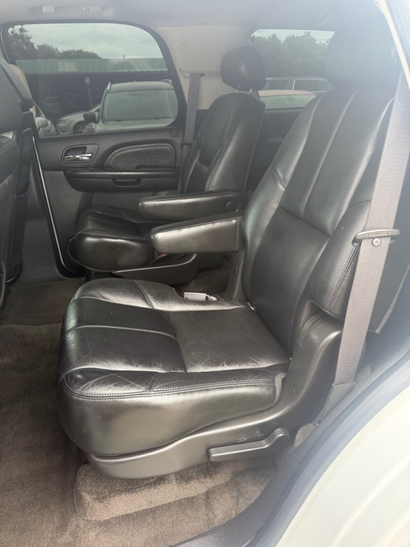 2008 GMC Yukon Image 6