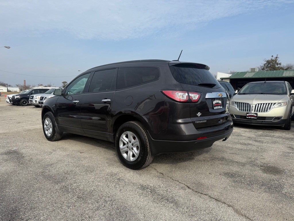 2017 Chevrolet Traverse Image 2