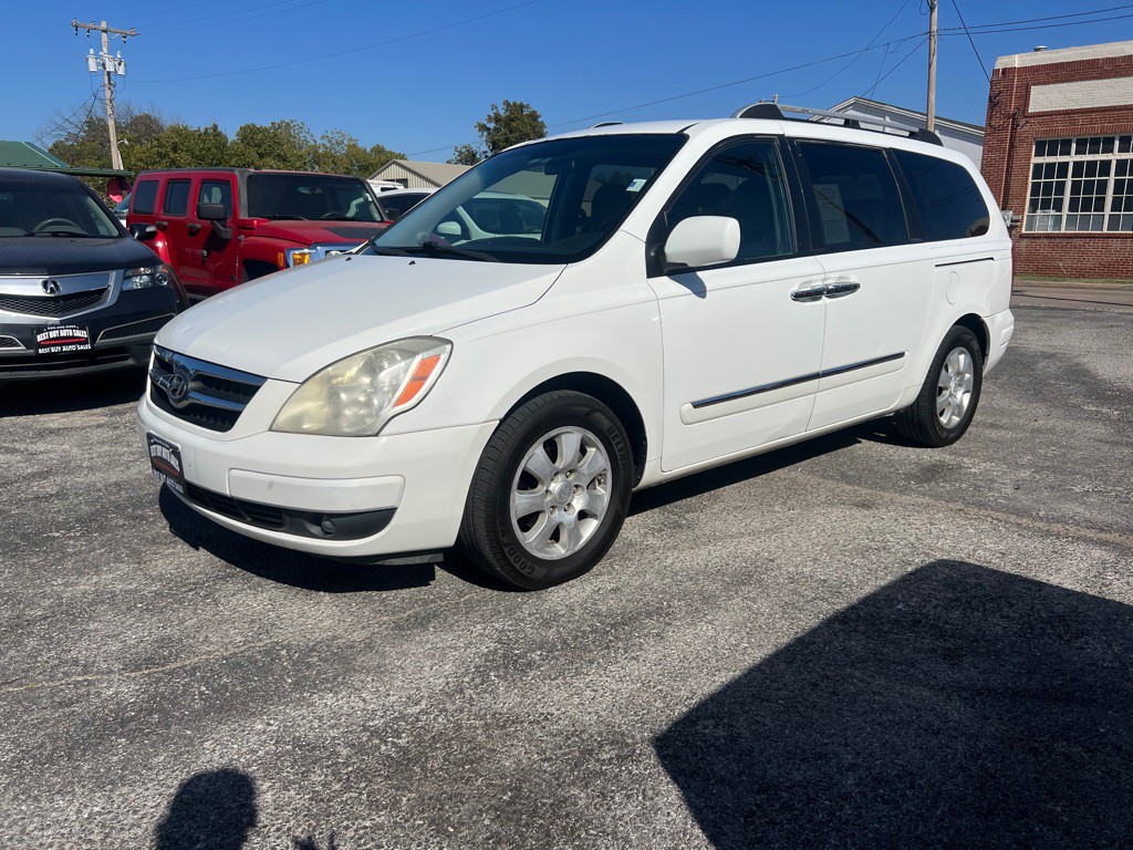 2007 Hyundai Entourage Image 1