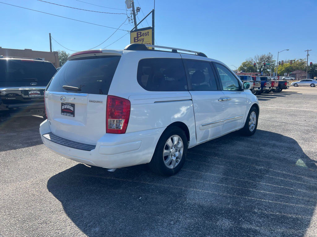2007 Hyundai Entourage Image 3