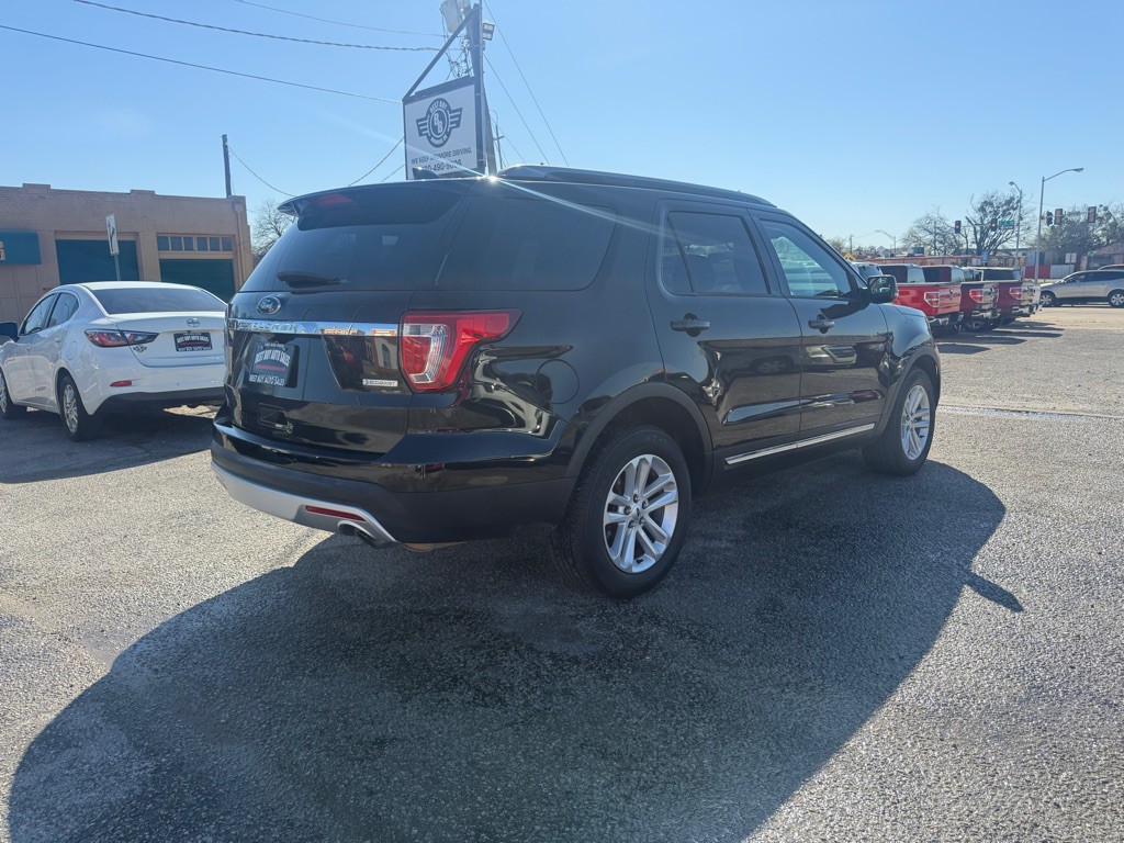 2017 Ford Explorer Image 3