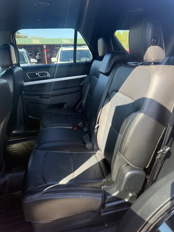 2017 Ford Explorer Image 6