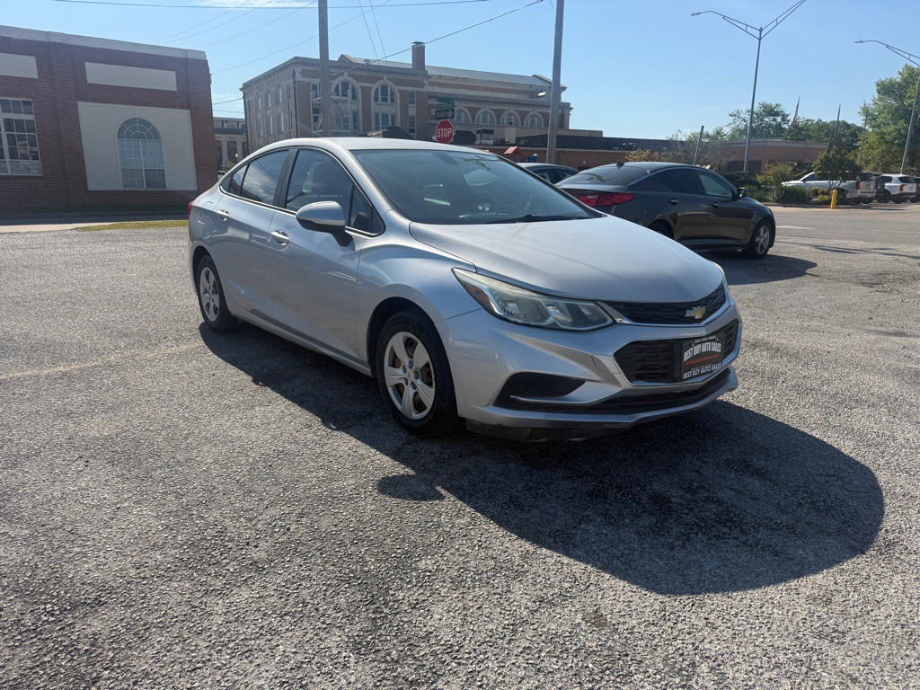 2017 Chevrolet Cruze Image 4