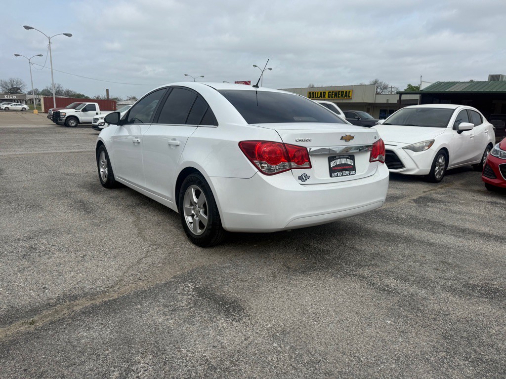 2014 Chevrolet Cruze Image 2