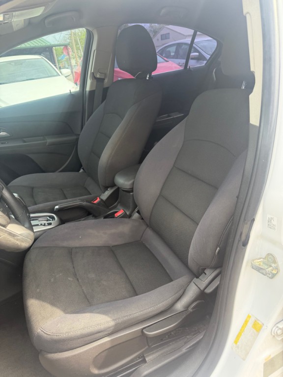 2014 Chevrolet Cruze Image 5