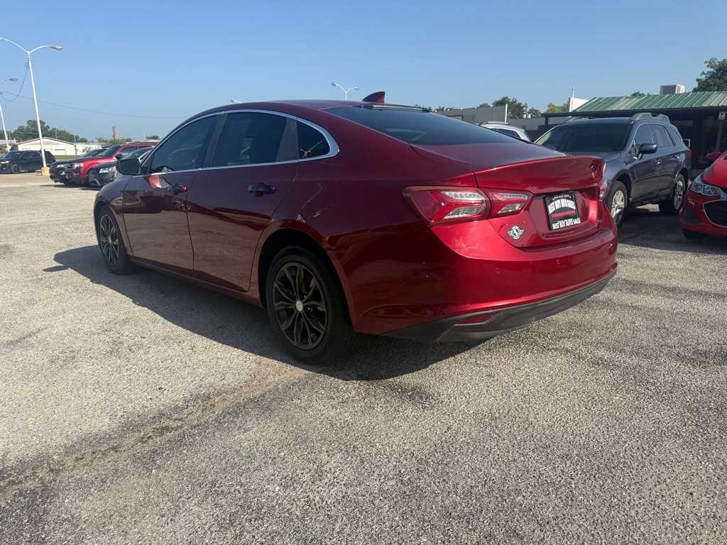 2019 Chevrolet Malibu Image 2