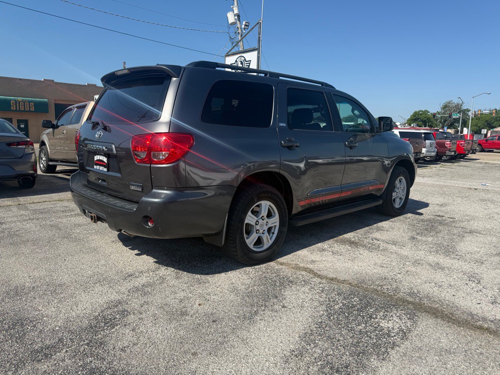 2016 Toyota Sequoia Image 3