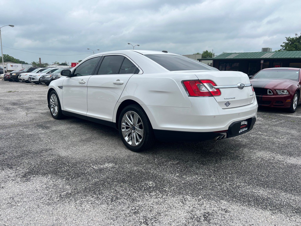 2012 Ford Taurus Image 3
