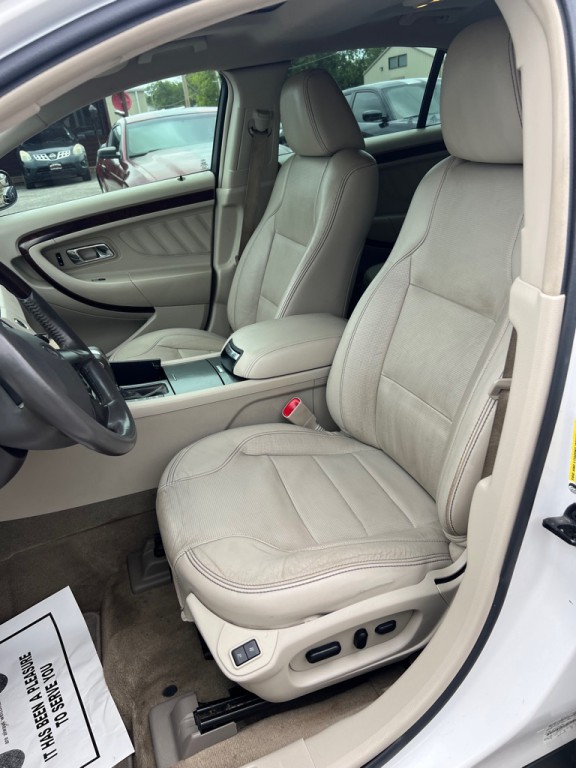 2012 Ford Taurus Image 6