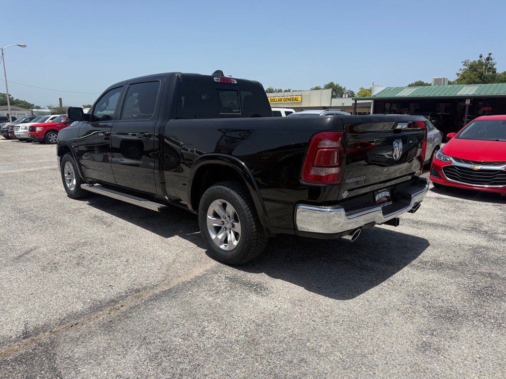 2022 RAM 1500 Image 2