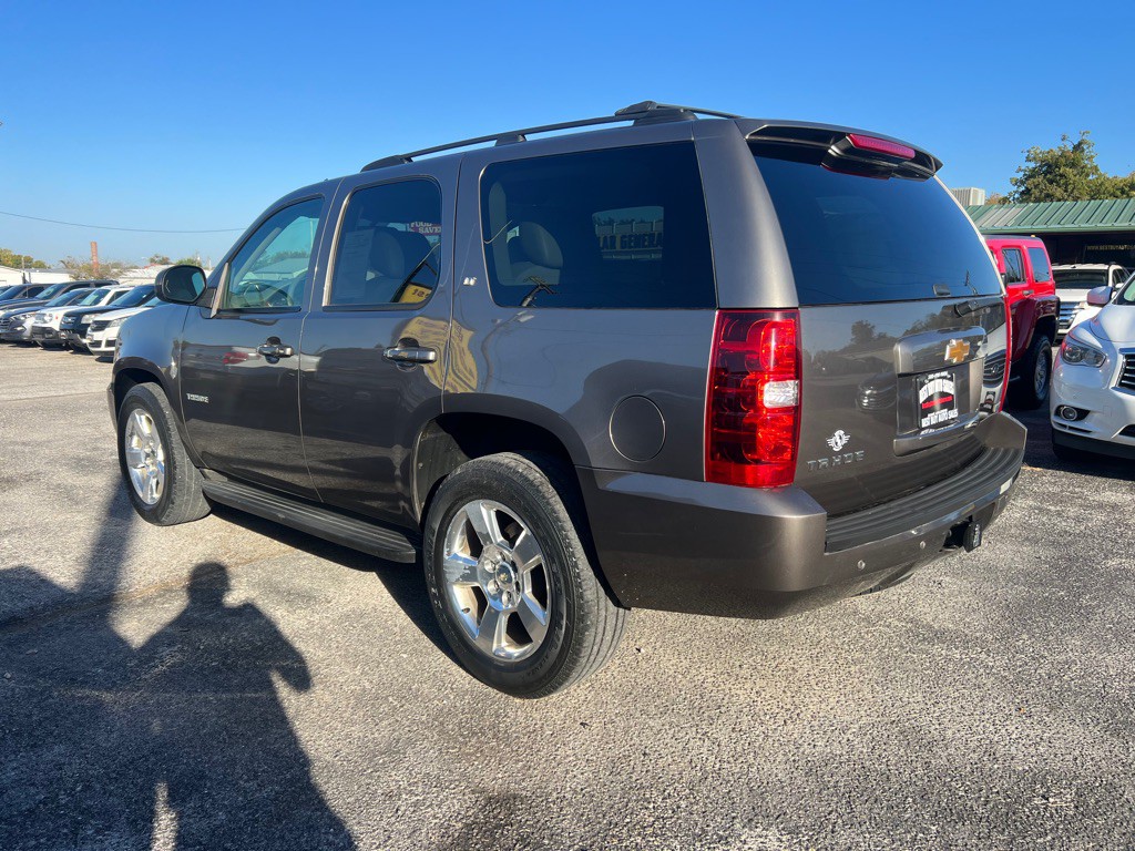 2012 Chevrolet Tahoe Image 2