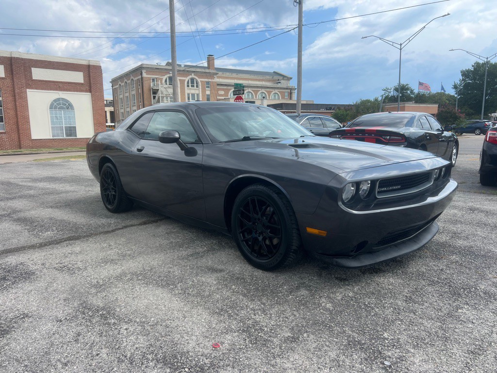 2013 Dodge Challenger Image 2