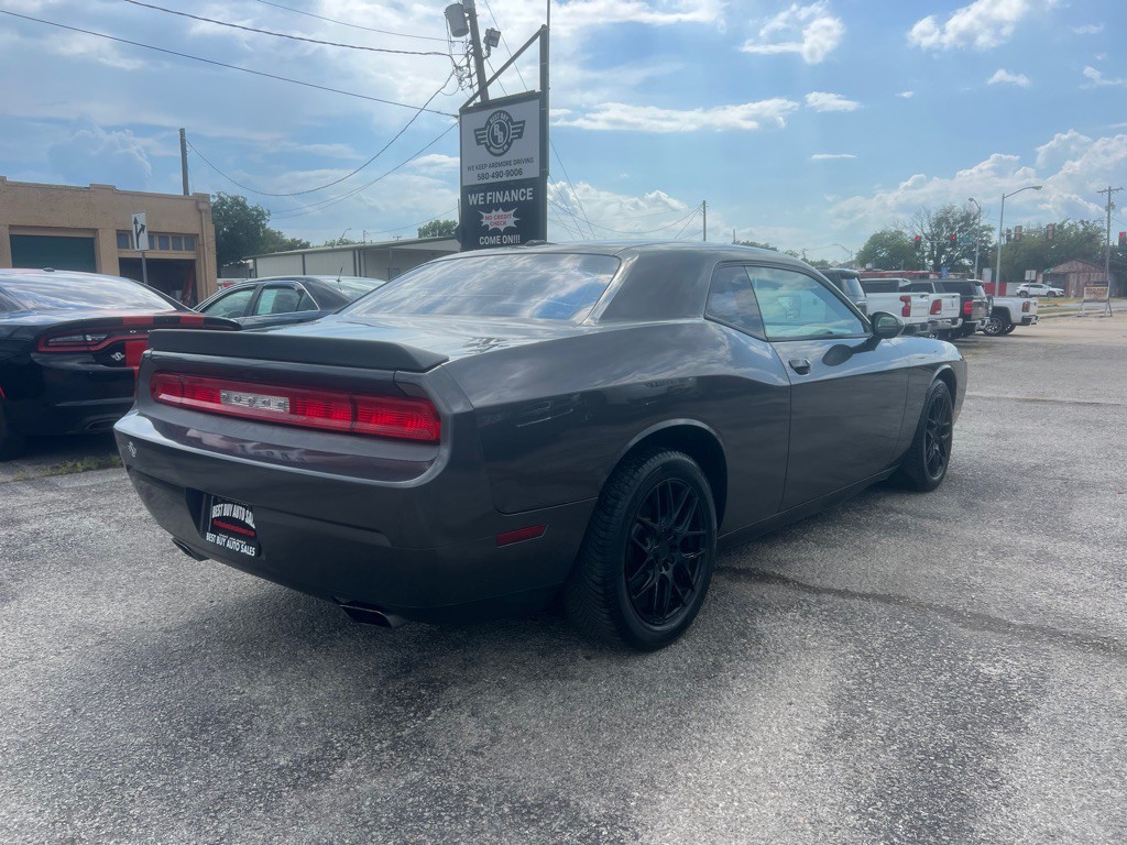 2013 Dodge Challenger Image 4