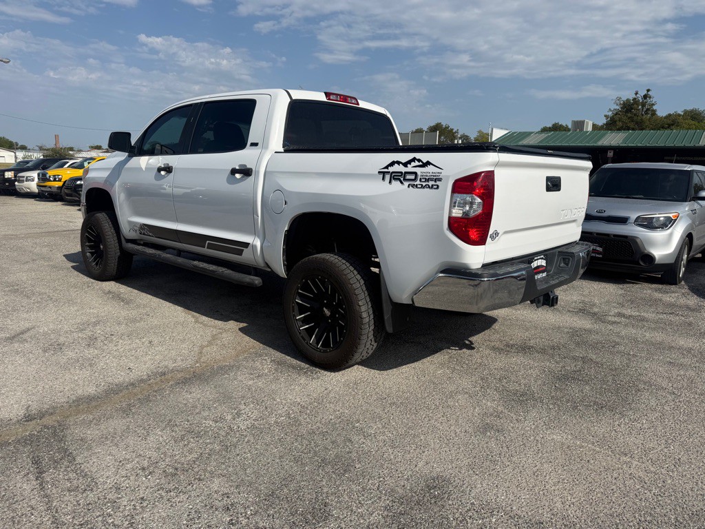 2017 Toyota Tundra Image 3