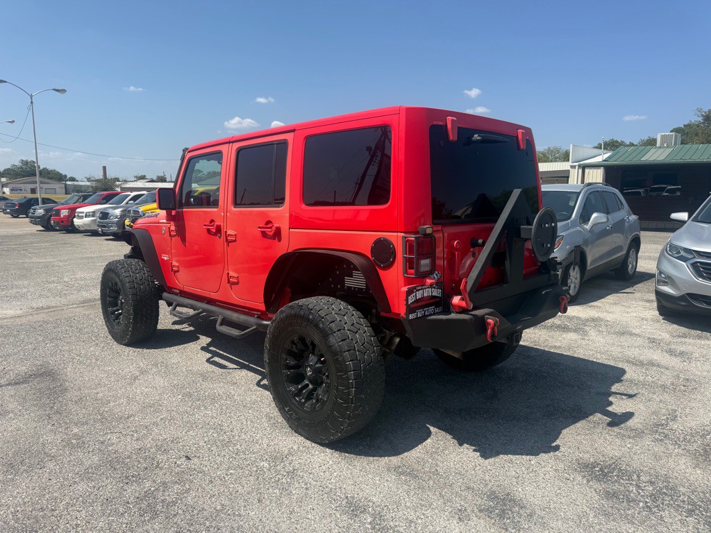 2013 Jeep Wrangler Unlimited Image 2