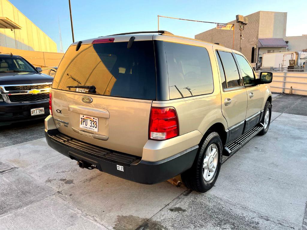 2004 Ford Expedition Image 4