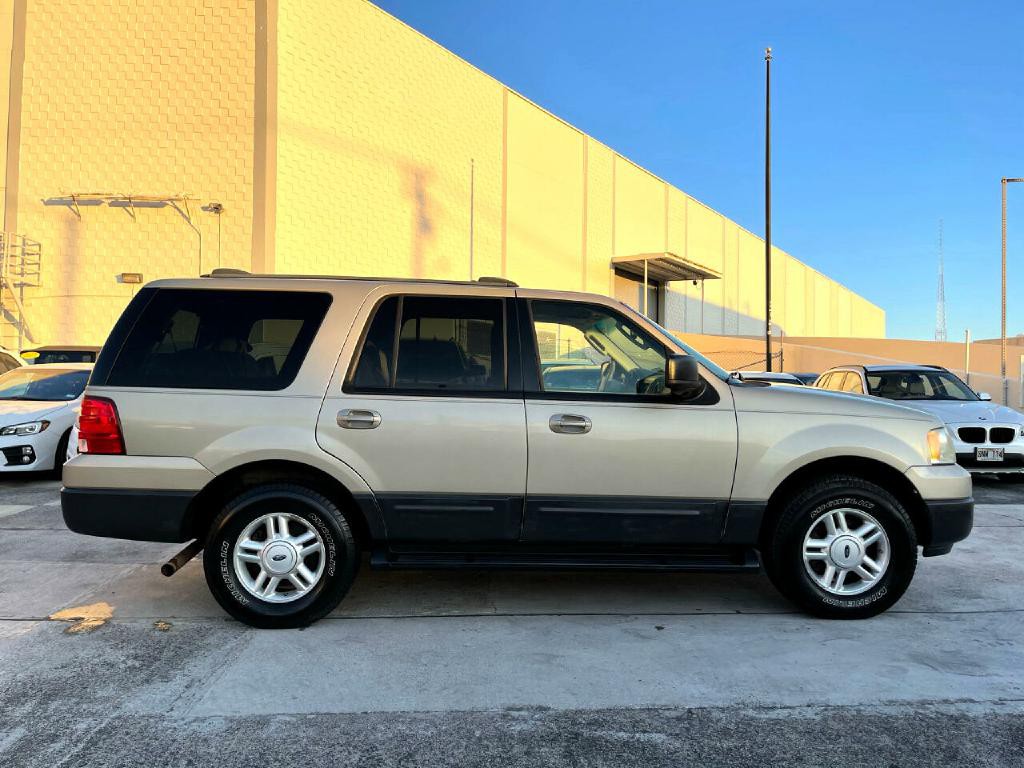 2004 Ford Expedition Image 7