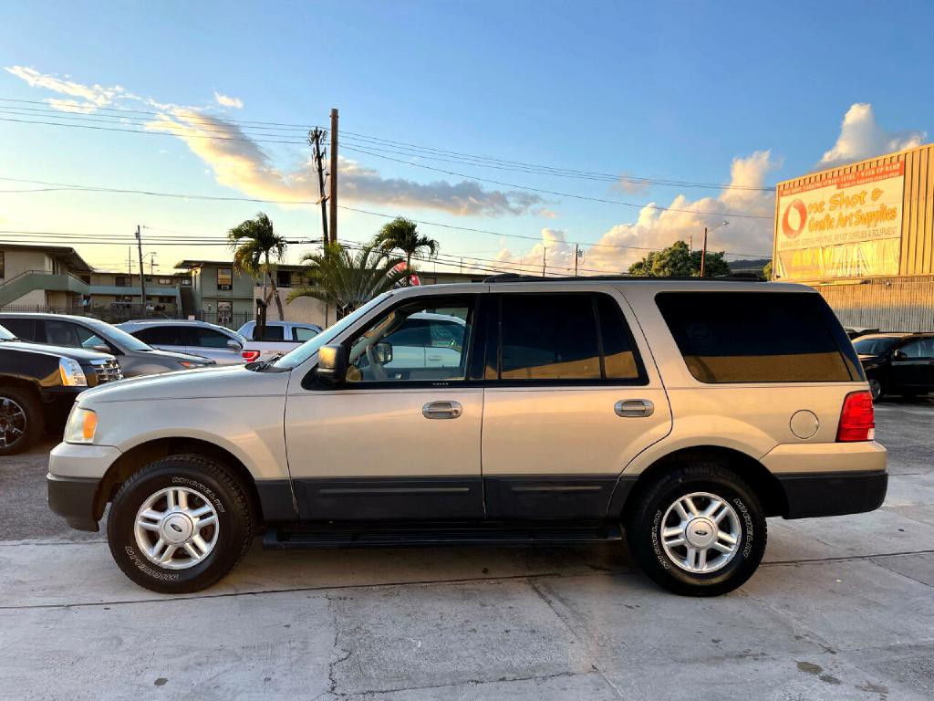 2004 Ford Expedition Image 8